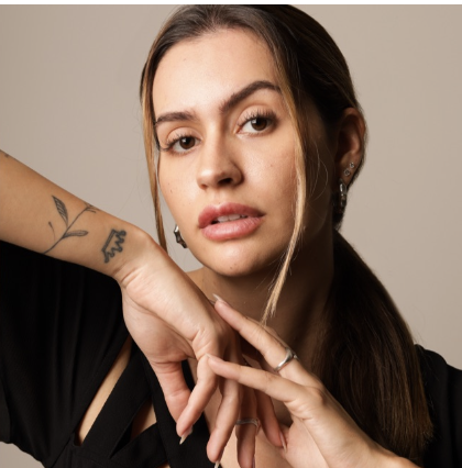 Giovana P. Koenig - Proprietária Casa Aura Studio